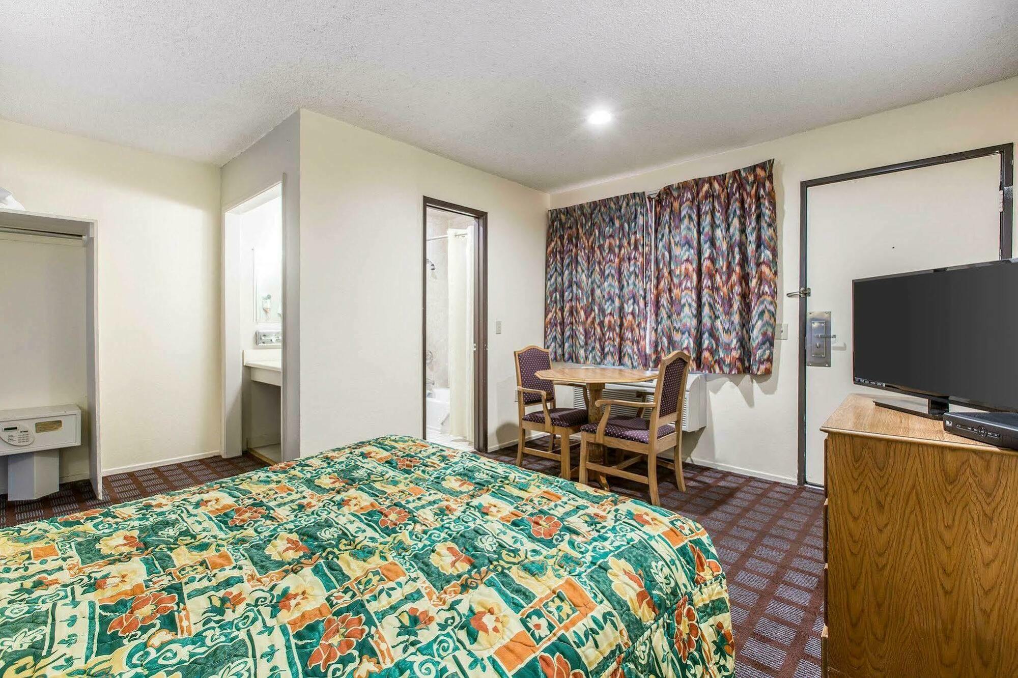 Rodeway Inn Wildwood 맘모스 레이크스 외부 사진